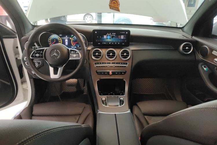 Used Mercedes-Benz GLC 2022 GLC 260 L 4MATIC Luxury Model Center Console