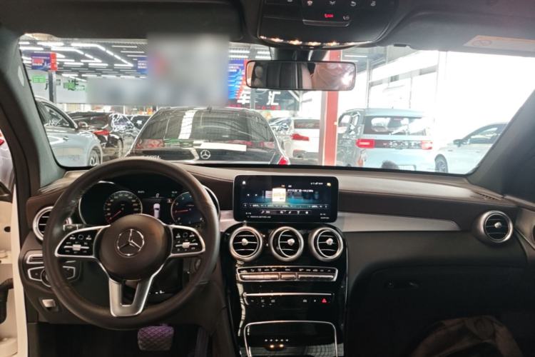 Used Mercedes-Benz GLC 2022 Facelifted GLC 260 L 4MATIC Dynamic Edition Center Console