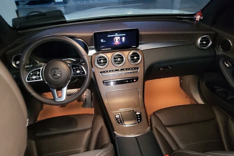 Used Mercedes-Benz GLC 2022 Second Facelift GLC 260 L 4MATIC Luxury Edition Center Console