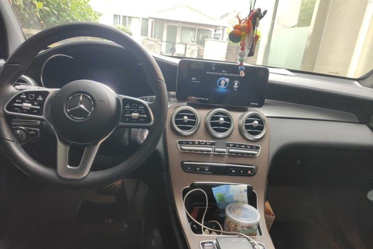 Used Mercedes-Benz GLC 2022 GLC 300 L 4MATIC Dynamic Edition Prestige Model Center Console