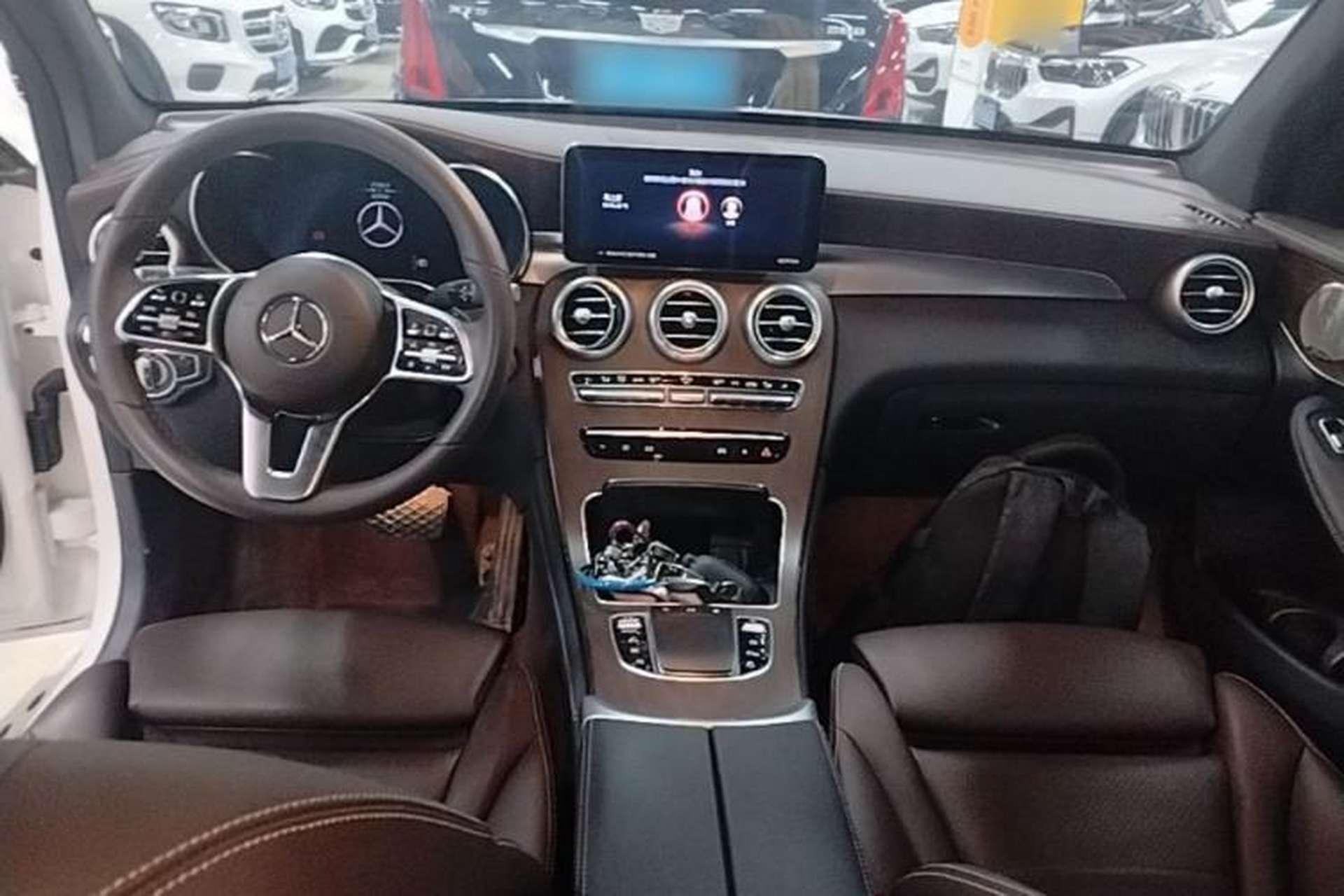 Used Mercedes-Benz GLC 2022 Refreshed GLC 300 L 4MATIC Dynamic Edition Center Console