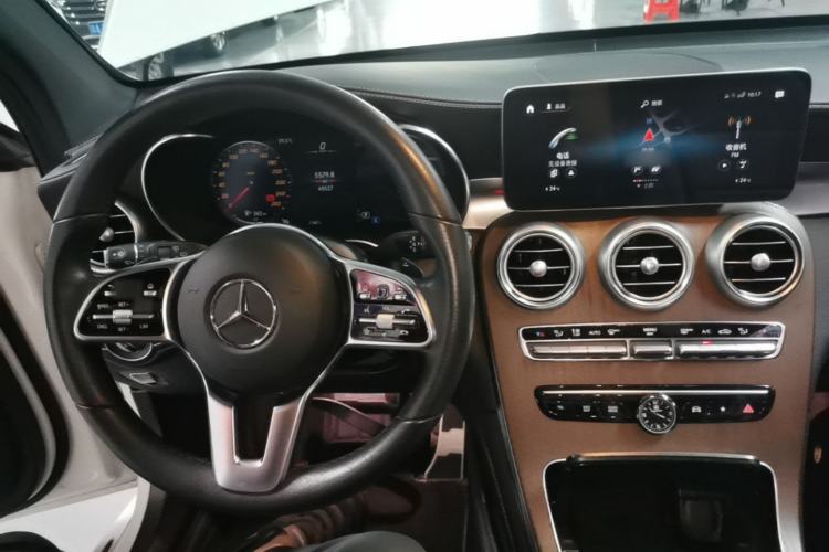 Used Mercedes-Benz GLC 2022 Refreshed GLC 300 L 4MATIC Dynamic Edition Center Console