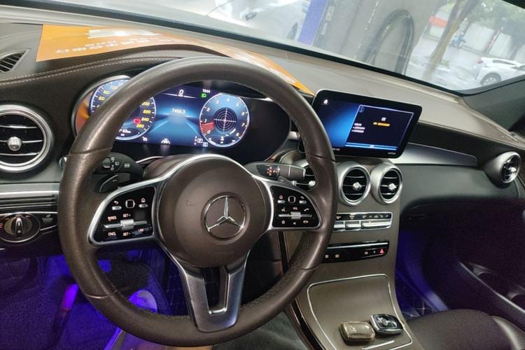 Used Mercedes-Benz GLC 2022 GLC 300 L 4MATIC Dynamic Edition Prestige Model Center Console