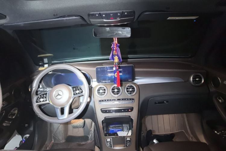 Used Mercedes-Benz GLC 2022 Second Facelift GLC 260 L 4MATIC Luxury Edition Center Console