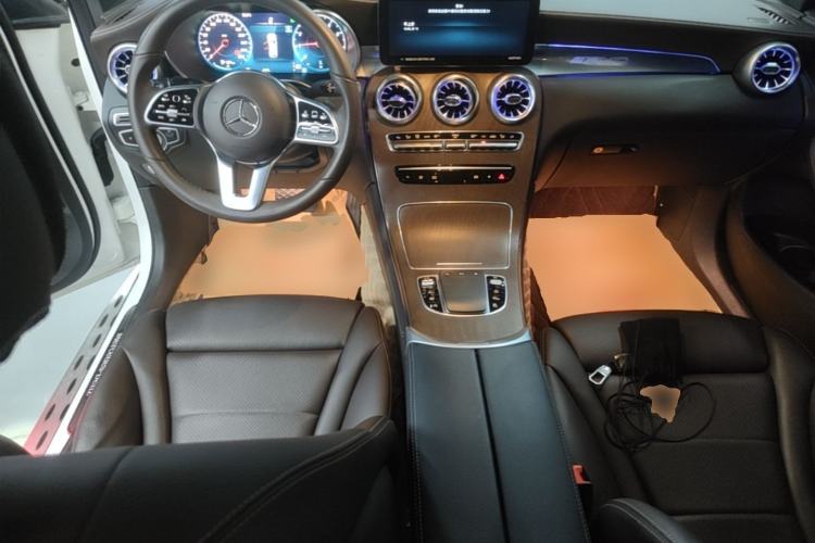 Used Mercedes-Benz GLC 2022 GLC 300 L 4MATIC Luxury Model Center Console
