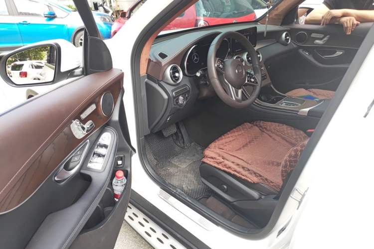Used Mercedes-Benz GLC 2022 Facelift GLC 300 L 4MATIC Luxury Edition Driver Seat