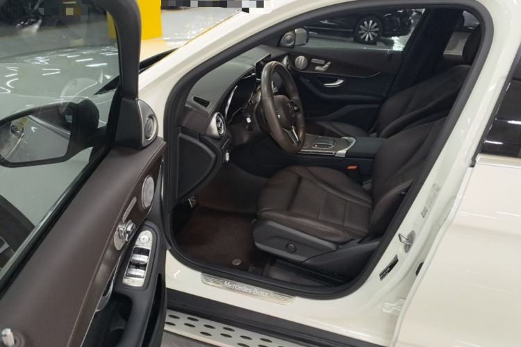 Used Mercedes-Benz GLC 2022 Second Facelift GLC 260 L 4MATIC Luxury Edition Driver Seat