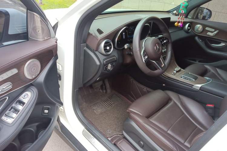 Used Mercedes-Benz GLC 2022 Second Facelift GLC 260 L 4MATIC Luxury Edition Driver Seat