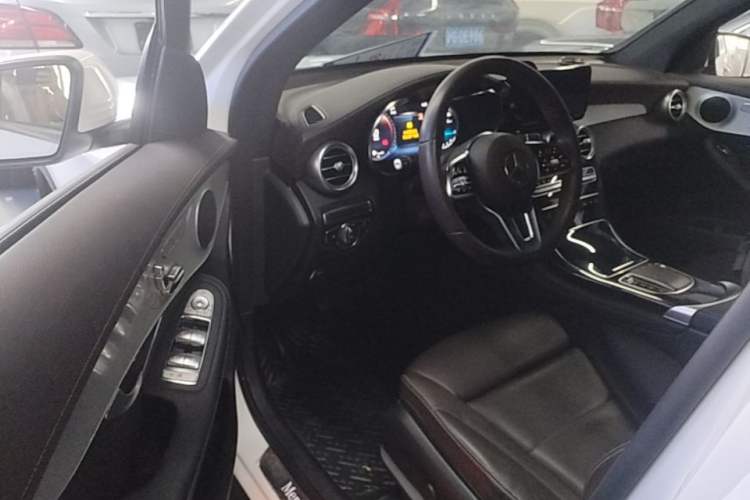 Used Mercedes-Benz GLC 2022 Second Facelift GLC 260 L 4MATIC Dynamic Edition Driver Seat