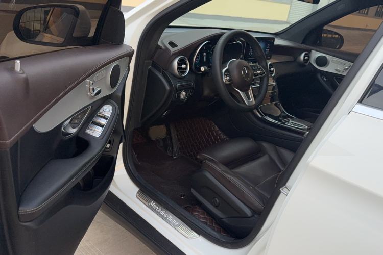 Used Mercedes-Benz GLC 2022 Facelifted GLC 260 L 4MATIC Dynamic Edition Driver Seat
