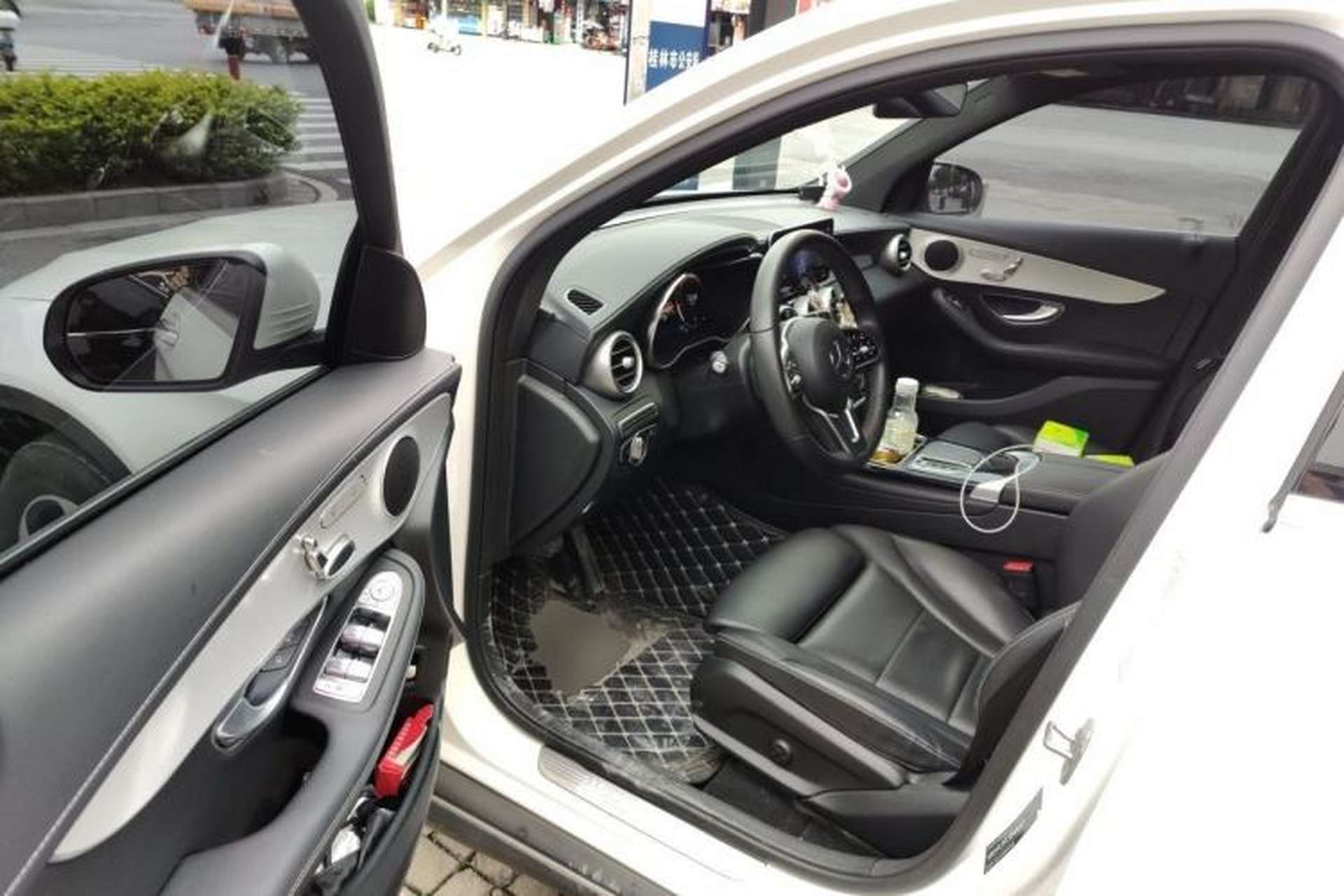 Used Mercedes-Benz GLC 2022 Facelifted GLC 260 L 4MATIC Dynamic Edition Driver Seat
