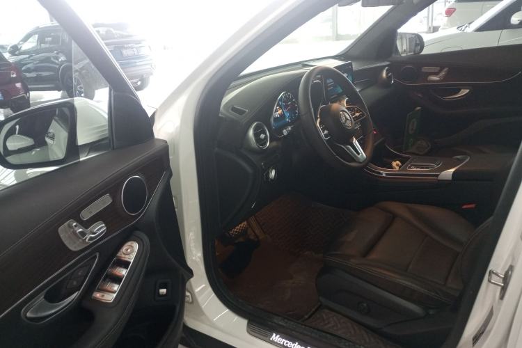 Used Mercedes-Benz GLC 2022 Facelift GLC 260 L 4MATIC Luxury Edition Driver Seat