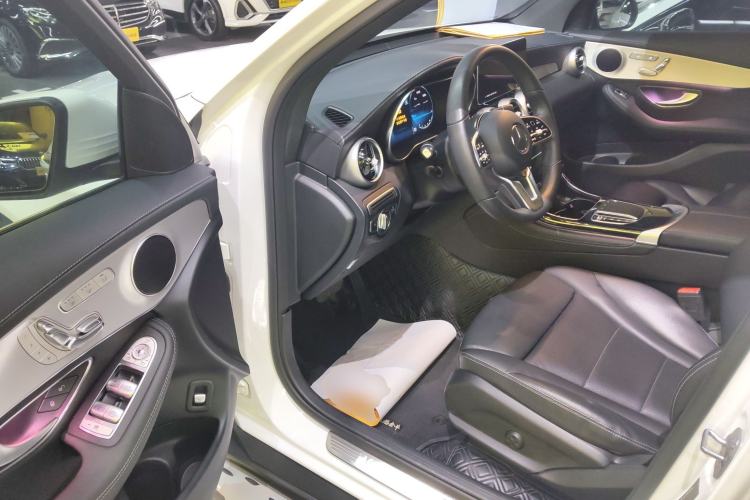 Used Mercedes-Benz GLC 2022 Second Facelift GLC 260 L 4MATIC Dynamic Edition Driver Seat