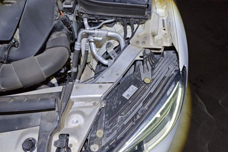Used Mercedes-Benz GLC 2022 GLC 260 L 4MATIC Luxury Model Engine Bay Left