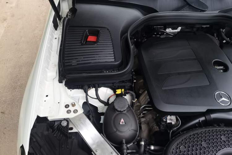 Used Mercedes-Benz GLC 2022 Refreshed GLC 260 L 4MATIC Dynamic Edition Engine Bay Right