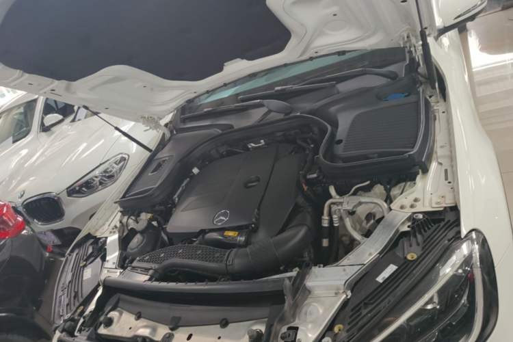 Used Mercedes-Benz GLC 2022 Facelift GLC 300 L 4MATIC Luxury Edition Engine Bay