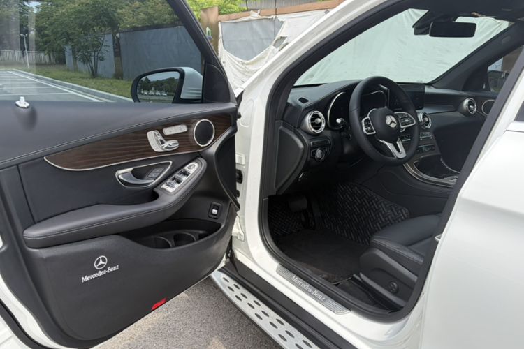 Used Mercedes-Benz GLC 2022 Facelift GLC 260 L 4MATIC Luxury Edition Exterior 2
