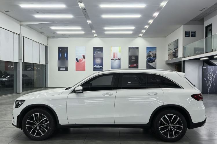 Used Mercedes-Benz GLC 2022 Second Facelift GLC 260 L 4MATIC Luxury Edition Exterior 3