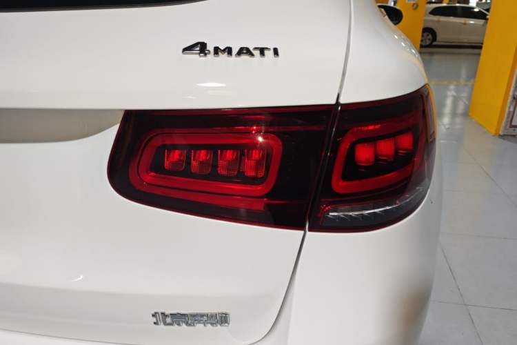 Used Mercedes-Benz GLC 2022 Second Facelift GLC 260 L 4MATIC Luxury Edition Exterior 3
