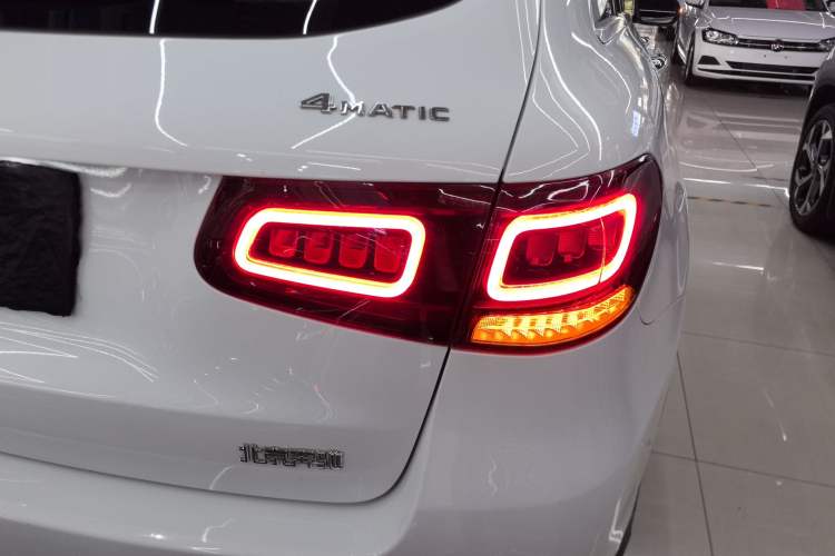 Used Mercedes-Benz GLC 2022 Second Facelift GLC 260 L 4MATIC Luxury Edition Exterior 3