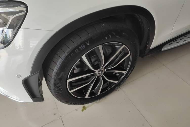 Used Mercedes-Benz GLC 2022 GLC 260 L 4MATIC Luxury Model Exterior 4