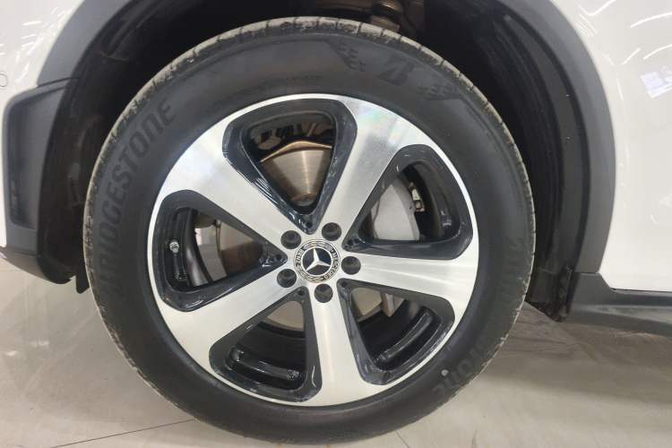 Used Mercedes-Benz GLC 2022 Facelifted GLC 260 L 4MATIC Dynamic Edition Exterior 4