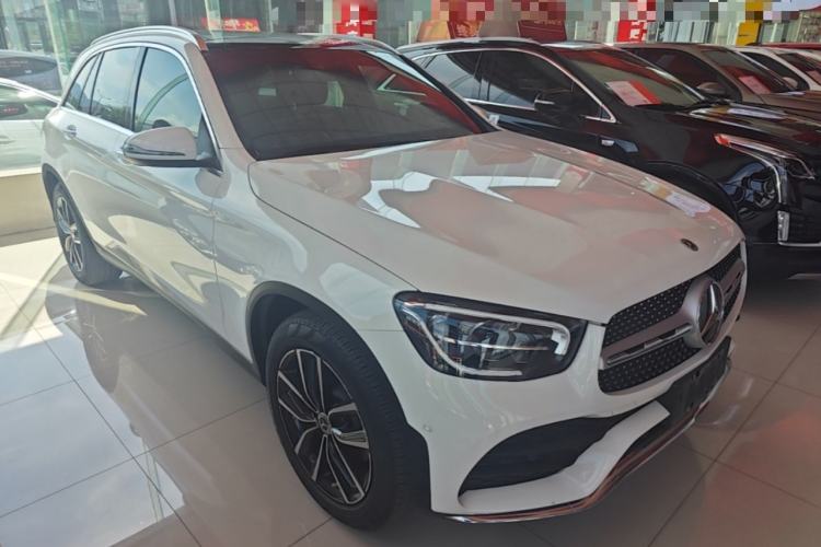 Used Mercedes-Benz GLC 2022 Facelift GLC 260 L 4MATIC Luxury Edition Front Right 45 Deg