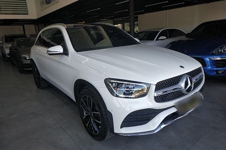 Used Mercedes-Benz GLC 2022 Second Facelift GLC 260 L 4MATIC Luxury Edition Front Right 45 Deg
