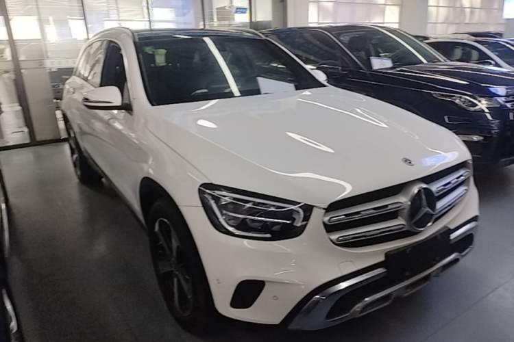Used Mercedes-Benz GLC 2022 Second Facelift GLC 260 L 4MATIC Dynamic Edition Front Right 45 Deg