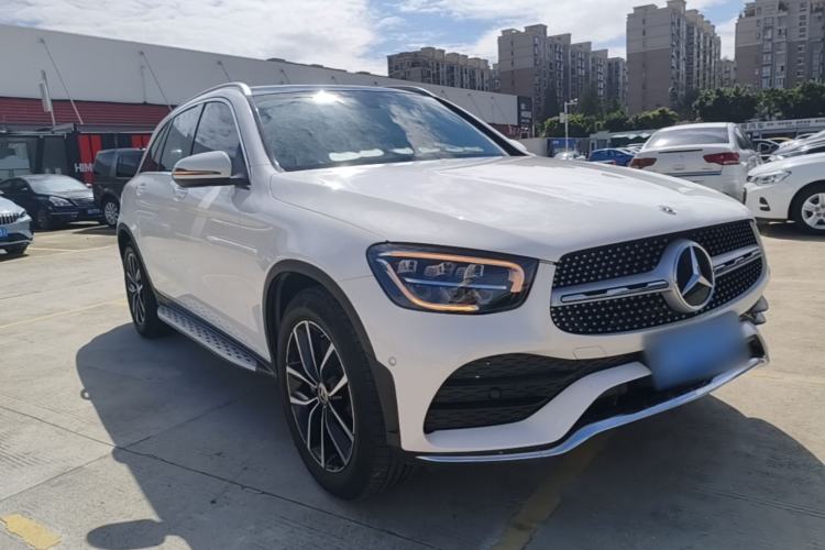 Used Mercedes-Benz GLC 2022 Facelift GLC 260 L 4MATIC Luxury Edition Front Right 45 Deg