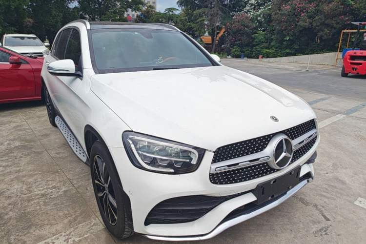 Used Mercedes-Benz GLC 2022 Second Facelift GLC 260 L 4MATIC Luxury Edition Front Right 45 Deg