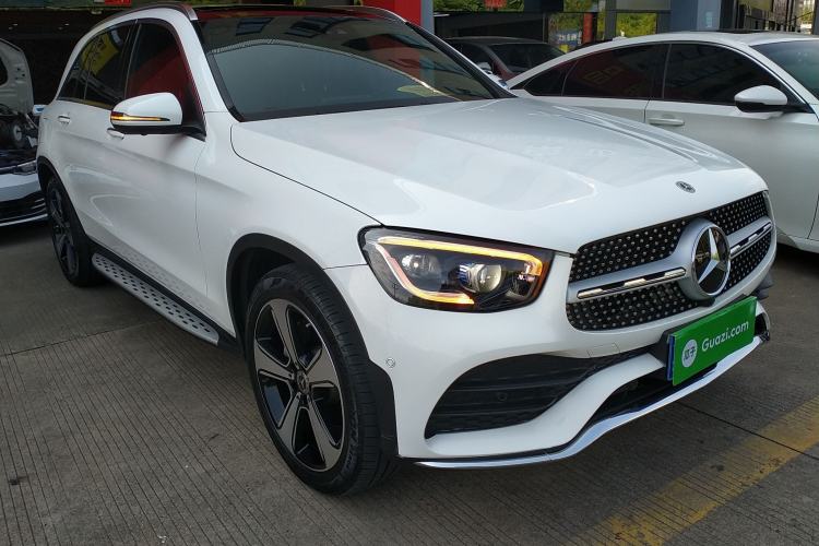 Used Mercedes-Benz GLC 2022 Facelifted GLC 300 L 4MATIC Luxury Edition Front Right 45 Deg