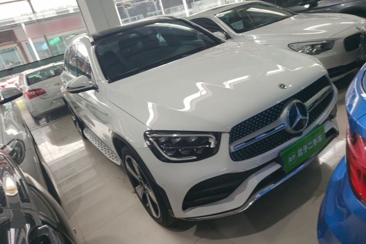 Used Mercedes-Benz GLC 2022 Facelift GLC 300 L 4MATIC Luxury Edition Front Right 45 Deg