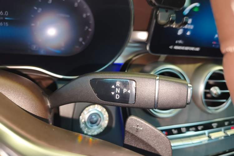 Used Mercedes-Benz GLC 2022 Refreshed GLC 300 L 4MATIC Dynamic Edition Prestige Version Gear Lever