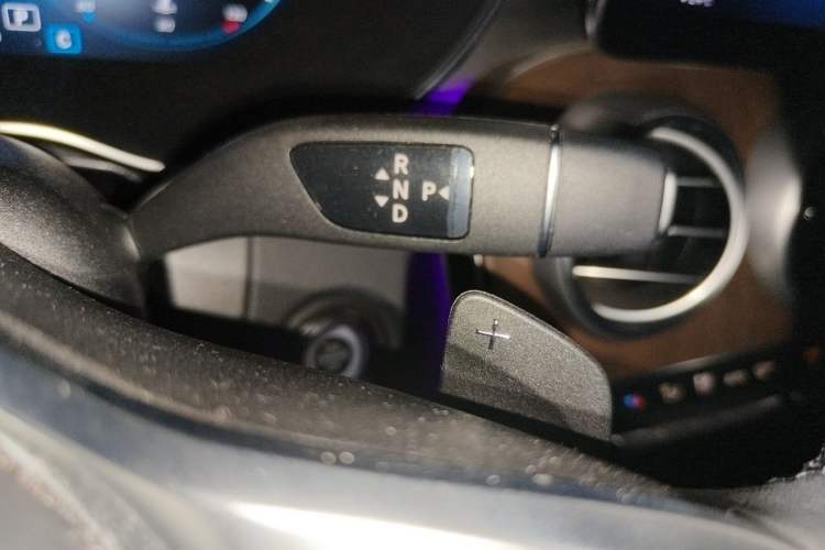 Used Mercedes-Benz GLC 2022 Refreshed GLC 300 L 4MATIC Dynamic Edition Prestige Version Gear Lever