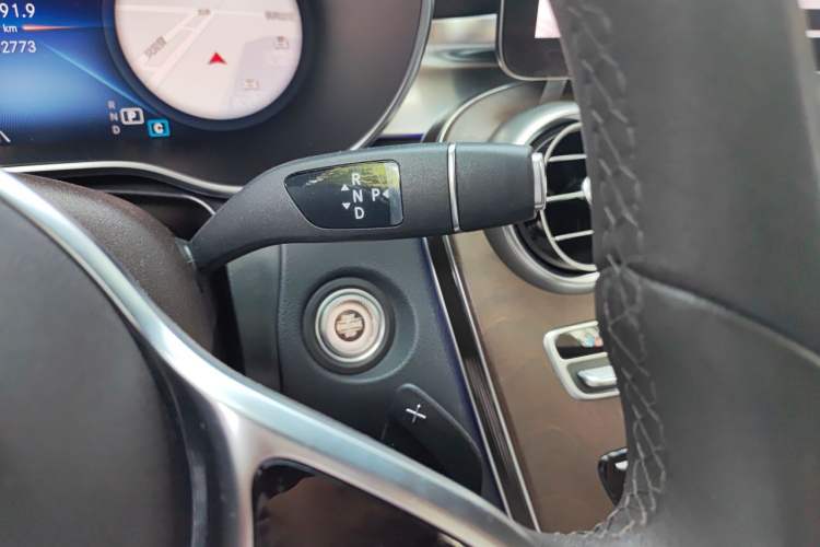 Used Mercedes-Benz GLC 2022 Facelift GLC 300 L 4MATIC Luxury Edition Gear Lever