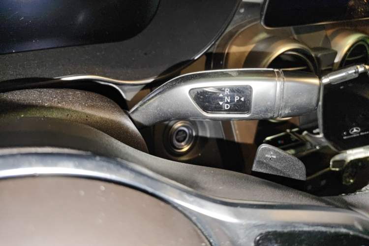 Used Mercedes-Benz GLC 2022 Refreshed GLC 300 L 4MATIC Dynamic Edition Gear Lever