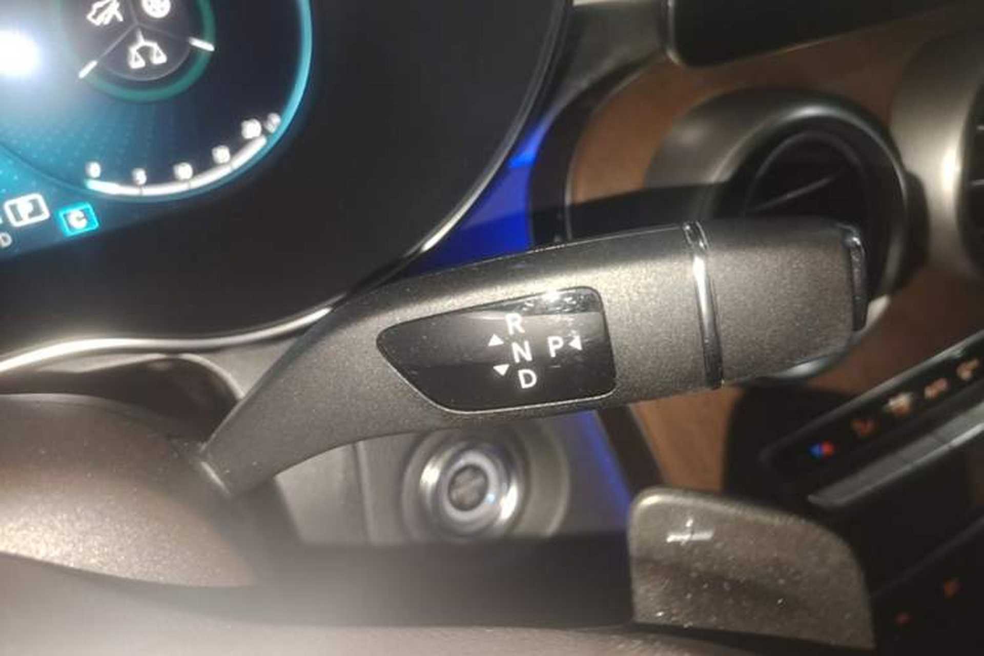 Used Mercedes-Benz GLC 2022 Refreshed GLC 300 L 4MATIC Dynamic Edition Prestige Version Gear Lever