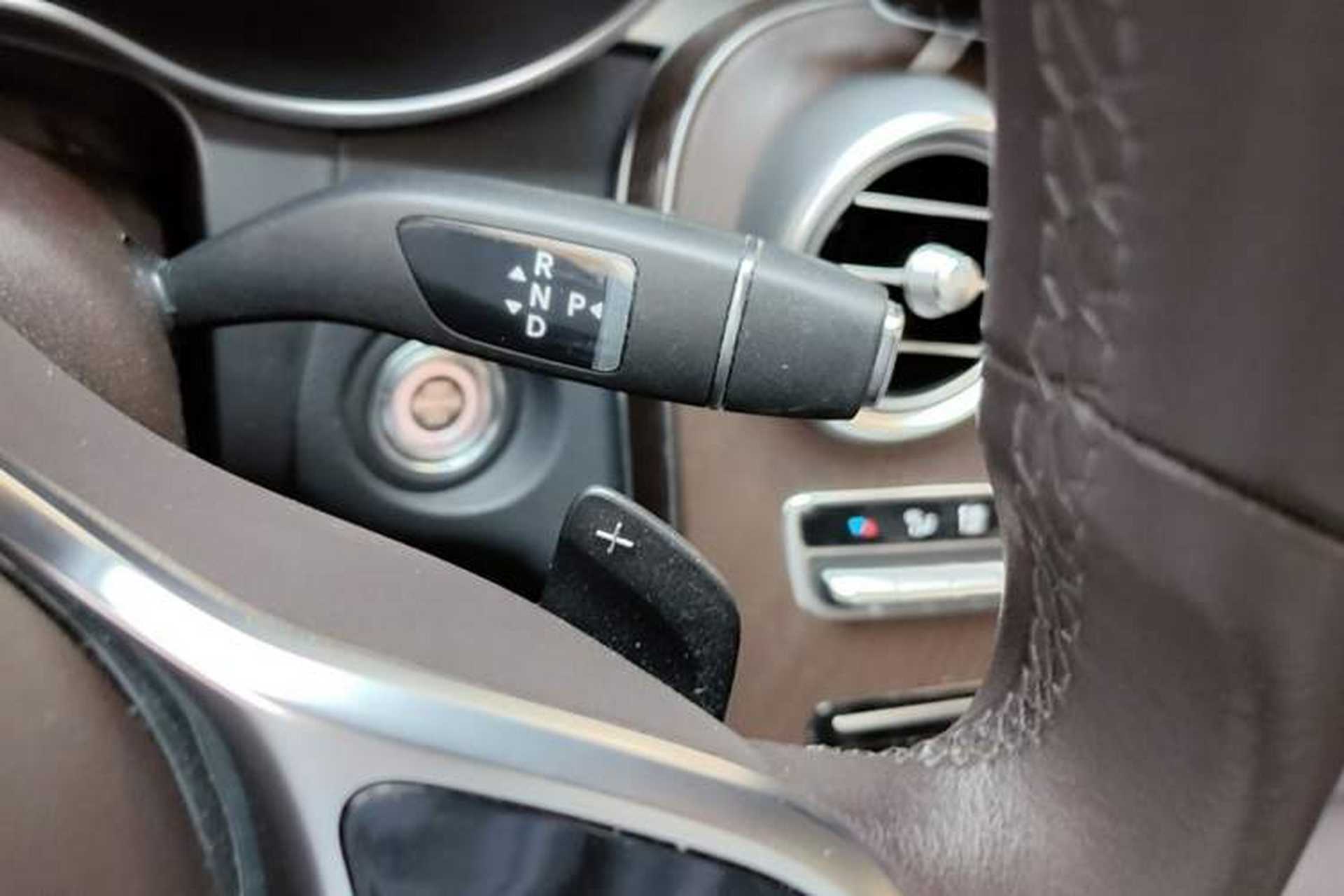 Used Mercedes-Benz GLC 2022 Facelift GLC 260 L 4MATIC Luxury Edition Gear Lever