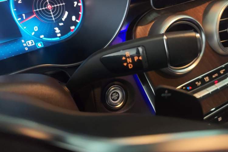 Used Mercedes-Benz GLC 2022 Refreshed GLC 300 L 4MATIC Dynamic Edition Prestige Version Gear Lever