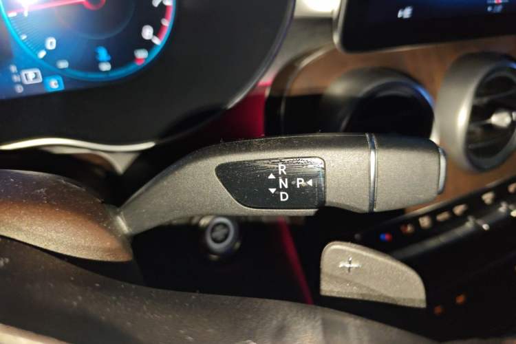 Used Mercedes-Benz GLC 2022 GLC 260 L 4MATIC Luxury Model Gear Lever
