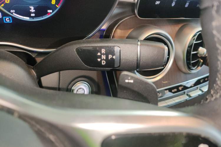 Used Mercedes-Benz GLC 2022 Facelifted GLC 300 L 4MATIC Luxury Edition Gear Lever
