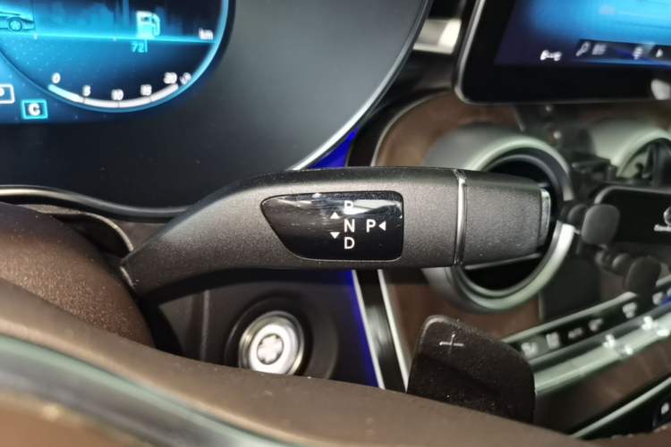 Used Mercedes-Benz GLC 2022 Refreshed GLC 300 L 4MATIC Dynamic Edition Prestige Version Gear Lever