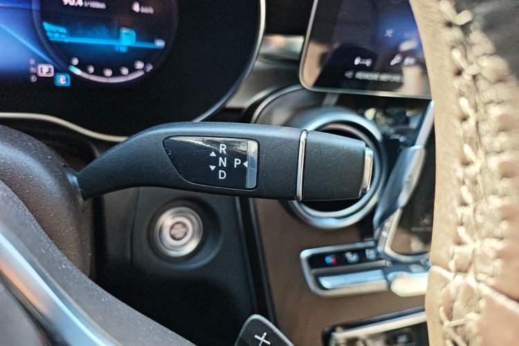 Used Mercedes-Benz GLC 2022 Refreshed GLC 300 L 4MATIC Dynamic Edition Gear Lever