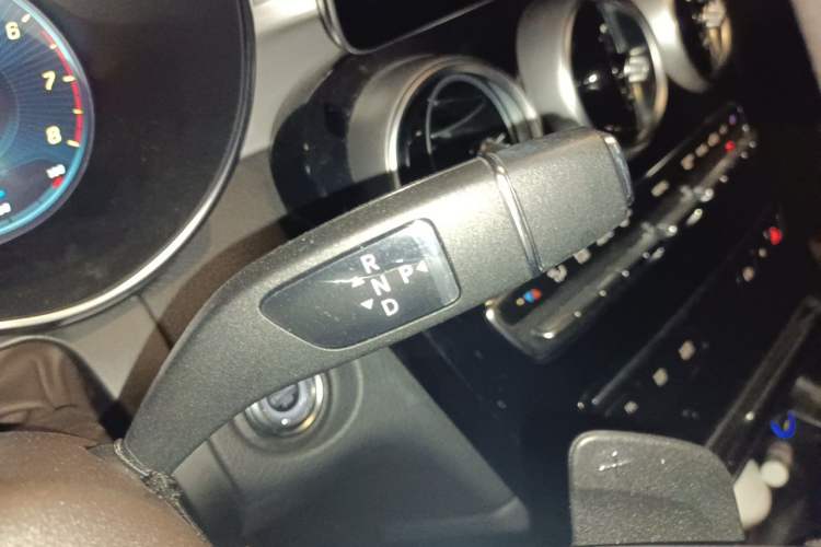 Used Mercedes-Benz GLC 2022 Facelifted GLC 260 L 4MATIC Dynamic Edition Gear Lever