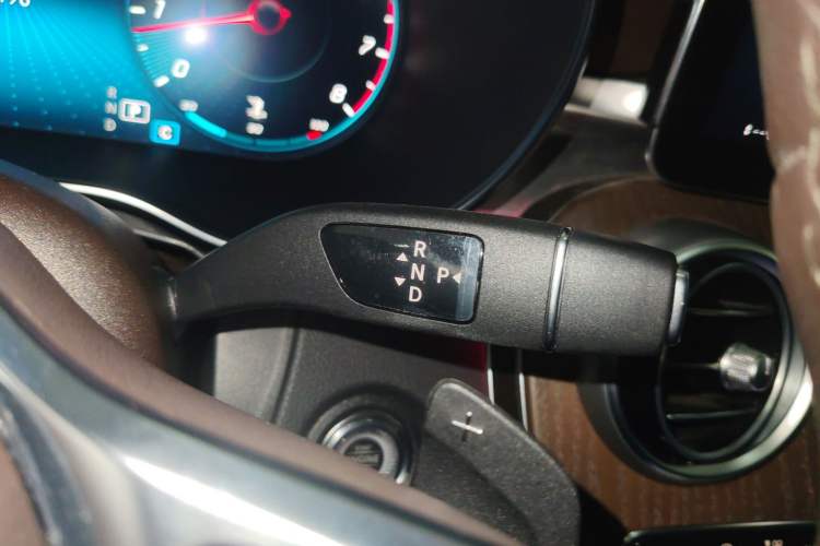 Used Mercedes-Benz GLC 2022 Refreshed GLC 300 L 4MATIC Dynamic Edition Prestige Version Gear Lever