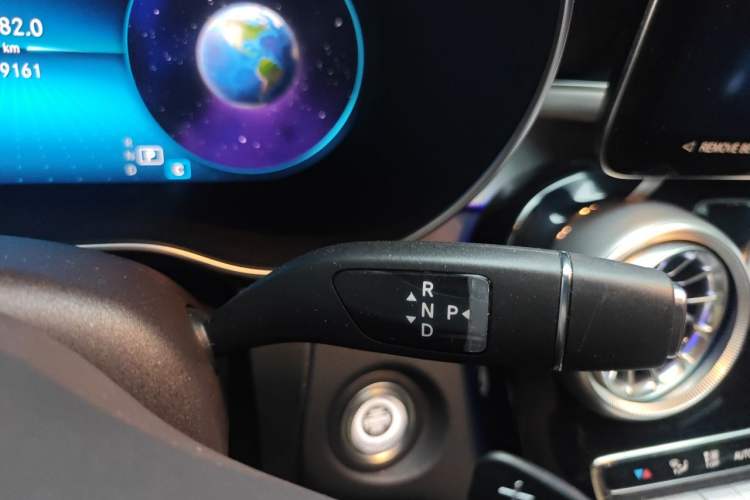 Used Mercedes-Benz GLC 2022 Facelifted GLC 260 L 4MATIC Dynamic Edition Gear Lever