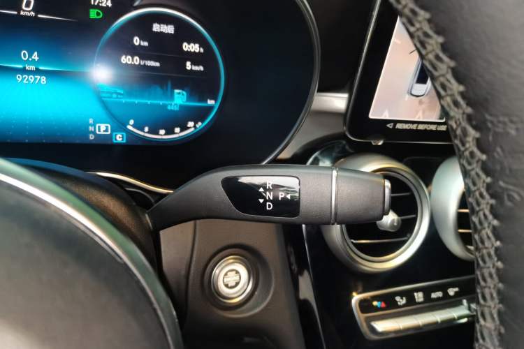 Used Mercedes-Benz GLC 2022 Refreshed GLC 260 L 4MATIC Dynamic Edition Gear Lever