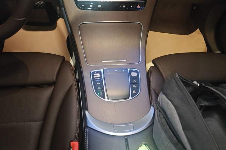 Used Mercedes-Benz GLC 2022 Refreshed GLC 300 L 4MATIC Dynamic Edition Prestige Version Gear Lever
