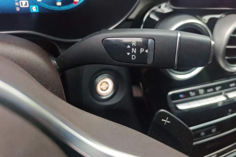 Used Mercedes-Benz GLC 2022 Facelifted GLC 260 L 4MATIC Dynamic Edition Gear Lever